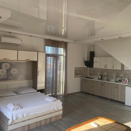 Hotel Chaika 科布列季 外观 照片
