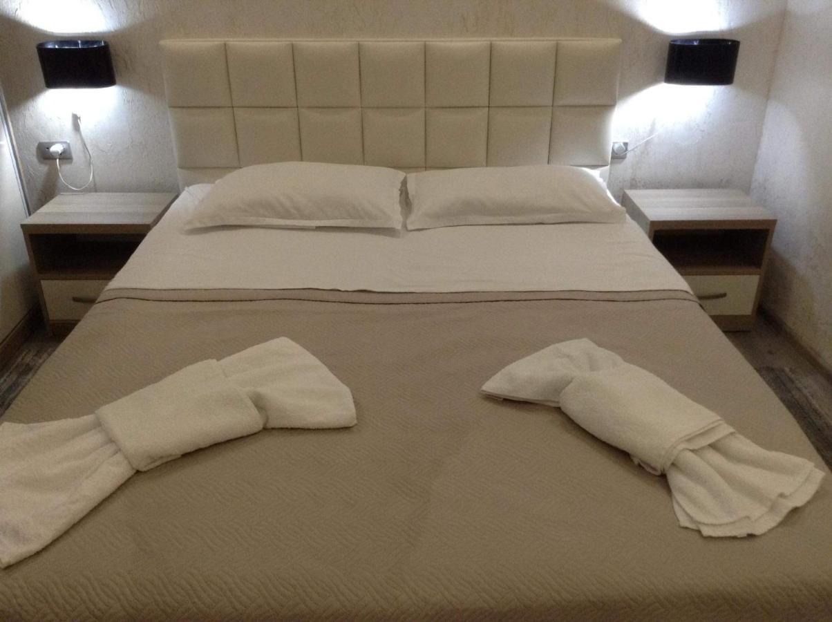 Hotel Chaika 科布列季 外观 照片